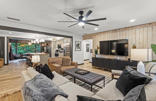 Gainesville House | Modern Farmhouse Retreat Near UF