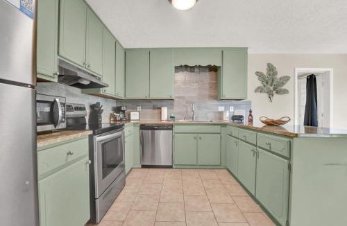 Lynn Haven House | Modern Getaway North of Panama City Beach