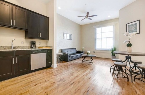 Central Business District Hotel | Modern Gorgeous Loft - Walk to Bourbon