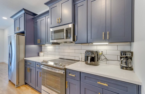 Gulf Breeze House | Modern Gulf Breeze Home w/Patio: 13 Mi to Beach!
