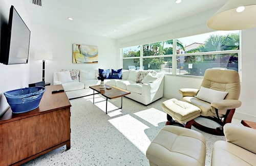 Juno Beach House | Modern Juno Beach Home - Walk 5 Minutes to the Beach