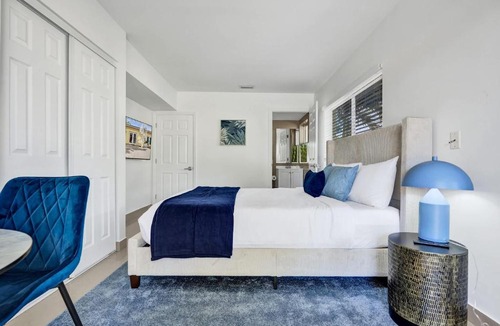 Mango Groves Apartment | Modern Lake Worth Suite w Patio and Pool