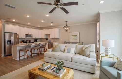 Starkville House | Modern Luxury Townhome - Minutes to MSU - Sleeps 8