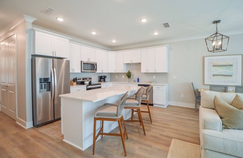 Starkville House | Modern Luxury Townhome - Minutes to MSU - Sleeps 8