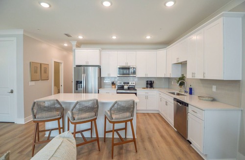 Starkville House | Modern Luxury Townhome - Minutes to MSU - Sleeps 8