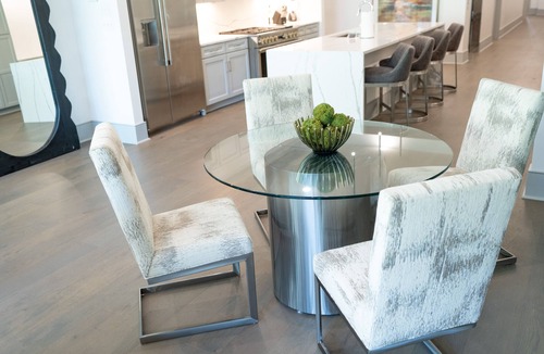 Central Business District Hotel | Modern New Orleans CBD Condo: Luxury Stay in Prime Location