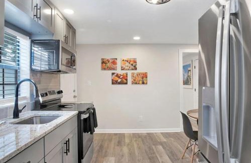 Old East Hill House | Modern & Peaceful Stay Central Near Hospitals & Shops