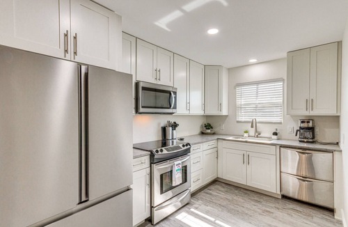 Northeast Pensacola House | Modern Pensacola Home ~ 6 Mi to Beach!
