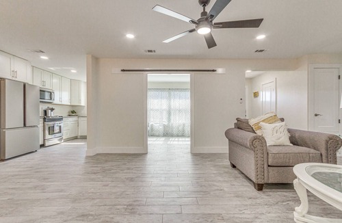 Northeast Pensacola House | Modern Pensacola Home ~ 6 Mi to Beach!