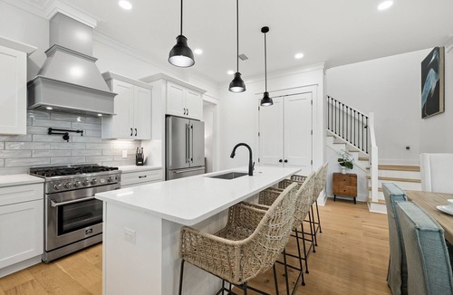 San Juan House | Modern Pet-Friendly Retreat for Families w/2 Bunk Rooms | Brand New Pool!