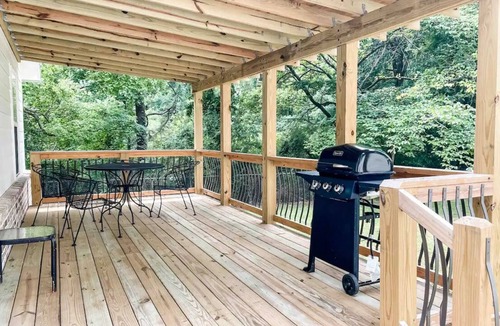 Shannon House | Modern, rustic home convenient to Golf Courses, Legacy Arena, Hoover Met + more