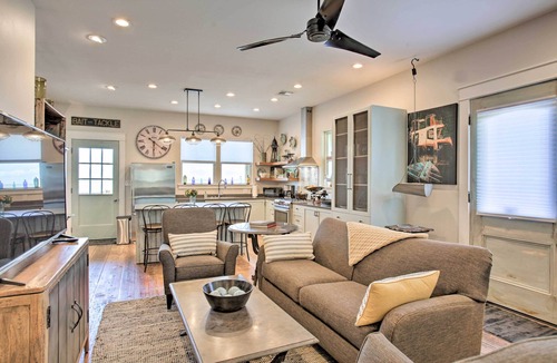 Slidell House | Modern Slidell Home w/Private Fishing Dock!