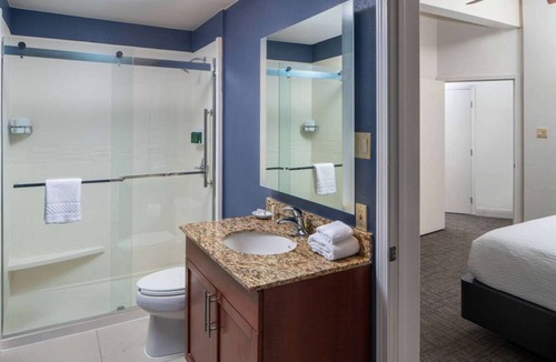 Arts/Warehouse District Hotel | Modern Suites in the Heart of New Orleans! Outdoor Pool, Breakfast, Pet-friendly