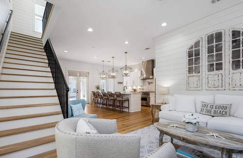 Greenway Park House | Monthly Rates for winter Farmhouse Rich in Amenities! Bikes, Pool near Beach