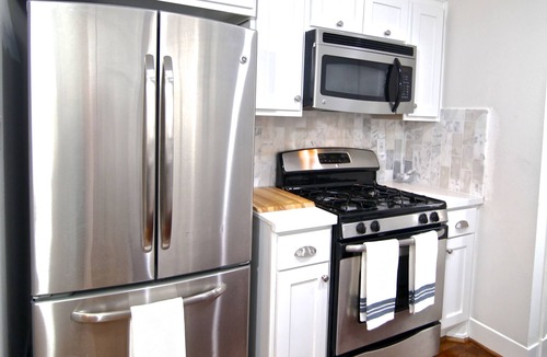 Greenway Plaza-Upper Kirby House | Montrose/River Oaks-walk to restaurants, stores Antique Charm w Modern Amenities