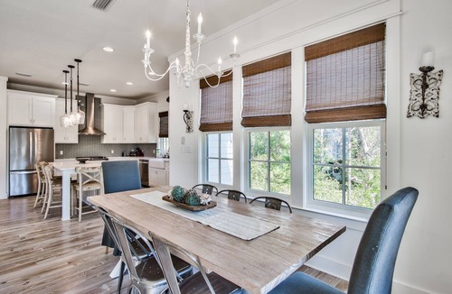 SeaNest Village House | Moonlight Mile- Dog Friendly- 4 Bikes!- Golf Cart!