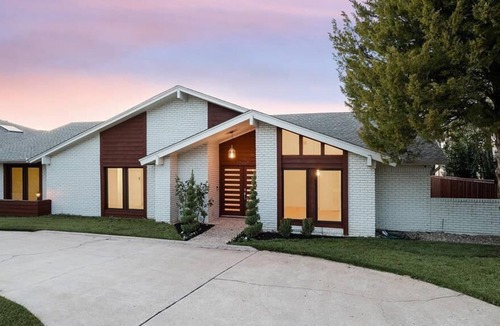 North Dallas House | ⛳Most Lux 4Bedroom Boutique Pool House! 🎨 Central Dallas 15Min to DT☀️Sleep 14