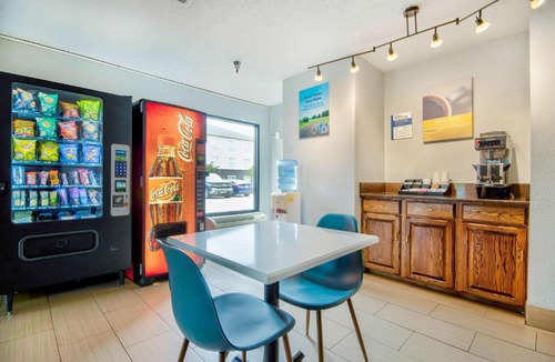 Abbeville Hotel | Motel 6-Abbeville, LA