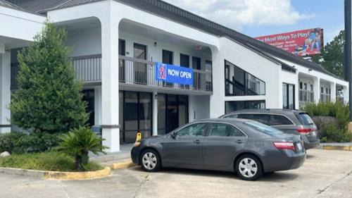 Broadmoor Hotel | Motel 6 Baton Rouge East, LA I12
