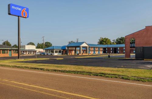 Greenwood Hotel | Motel 6 Greenwood, MS