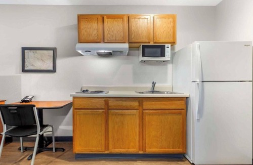 Fort Myers Hotel | Motel 6 Suites Fort Myers FL