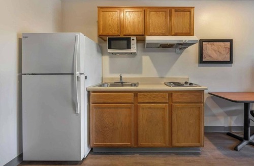 Fort Myers Hotel | Motel 6 Suites Fort Myers FL