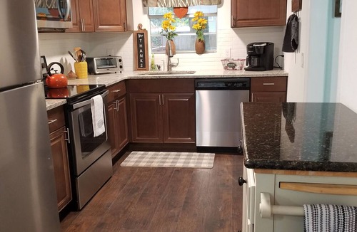 Mount Dora Cottage | Mount Dora cottage - 100 years of Old Florida charm with all modern the comfort