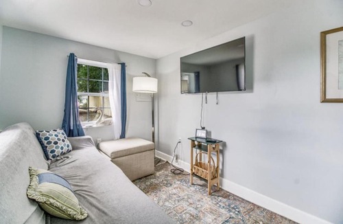 West Pensacola Apartment | Myrtle Grove Cottage- Casita #1