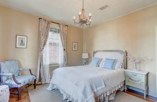 Greater Belhaven Apartment | “Myrtle”-Stylish apartment in historic Belhaven