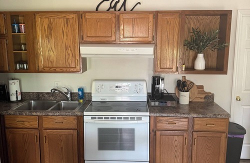 Attalla House | Nana’s Cottage. Perfect 2 bedroom 1 bath home in a beautiful country setting