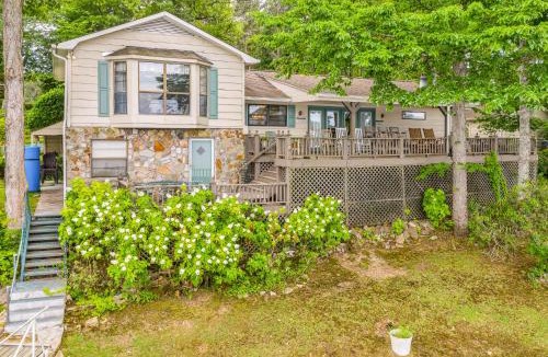 Jasper House | Nanas Lakehouse - Private Dock With Jet-Ski Port!