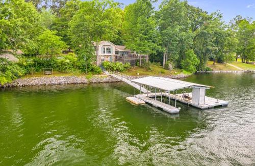 Jasper House | Nanas Lakehouse - Private Dock With Jet-Ski Port!