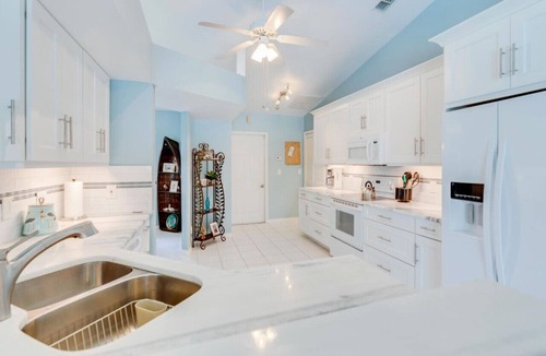 Crown Pointe House | Naples Oasis |Heated Pool |3BR /2 BA |4miles to Beach | Dog Friendly