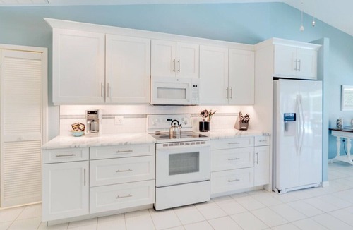 Crown Pointe House | Naples Oasis |Heated Pool |3BR /2 BA |4miles to Beach | Dog Friendly