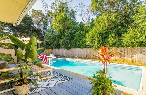 Pensacola House | NAS, Pensacola Beach, Pool House -20mins to both beaches