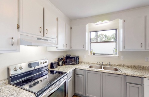 Myrtle Grove House | Near Beach w/private yard & well-equipped kitchen