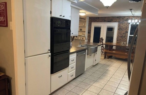Delight House | Near Crater Of Diamonds! 4BR Home on 35 Acres with Pool, Pond, and Screened Room