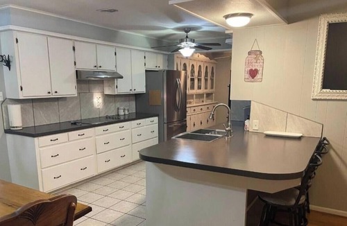 Delight House | Near Crater Of Diamonds! 4BR Home on 35 Acres with Pool, Pond, and Screened Room