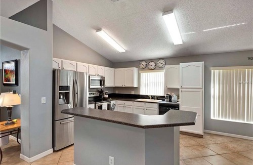 West Kissimmee House | Near Disney – 5/4 Pool Home with Spa Family-Friendly-free pool heat