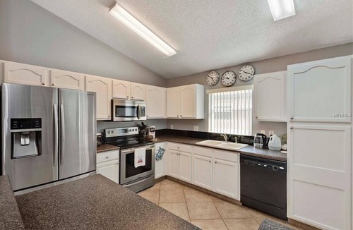 West Kissimmee House | Near Disney – 5/4 Pool Home with Spa Family-Friendly-free pool heat