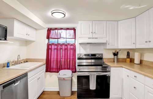 Mobile House | Near Downtown and Cornerstone - Southern Sunshine