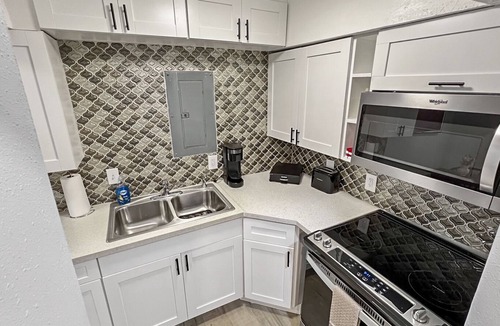 Metairie Apartment | Near Every type of Eatery Imaginable-quite space!