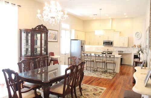 Arabi House | NEAR FRENCH QUARTER, 4 or 8 King beds, Sleeps 8 - 16 - safest area