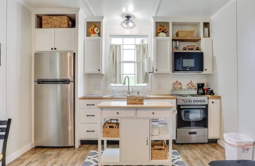 Winnie Cottage | Near Parks & Lakes: Pet-Friendly Winnie Cottage