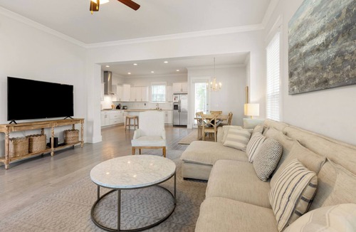 Inlet Beach House | Near Rosemary-30A- 3 BR 2.5 bath, pool, lake, beach, bikes, shop, PET FRIENDLY