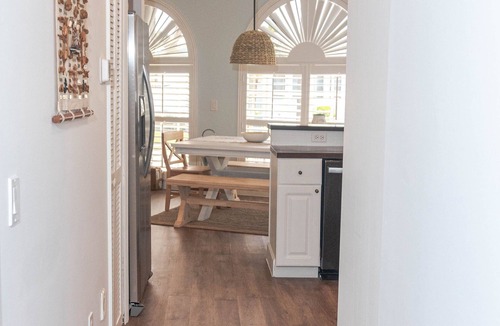 Nettles Island House | Nettles Island Beach Retreat . Golf Cart . Kayak . Private Beach Access