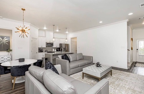 Highlands - Perkins House | NEW 3 BD/2.5BA Townhouse by LSU