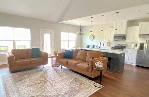 Lufkin House | New 3 bed 2 bath home in safe neighborhood near Angelina College