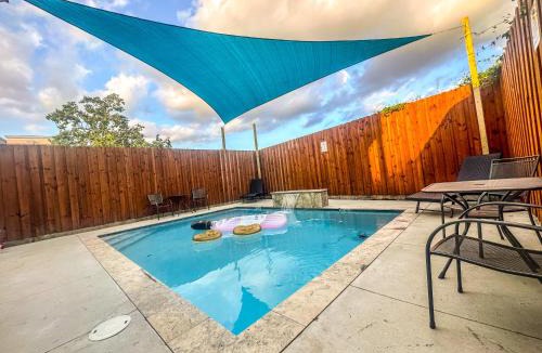 Mid-City House | New 4 Bed luxury house w/Private Heated Pool