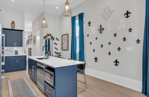 Tulane - Gravier House | New 5BR w/Pool! | Minutes to French Quarter